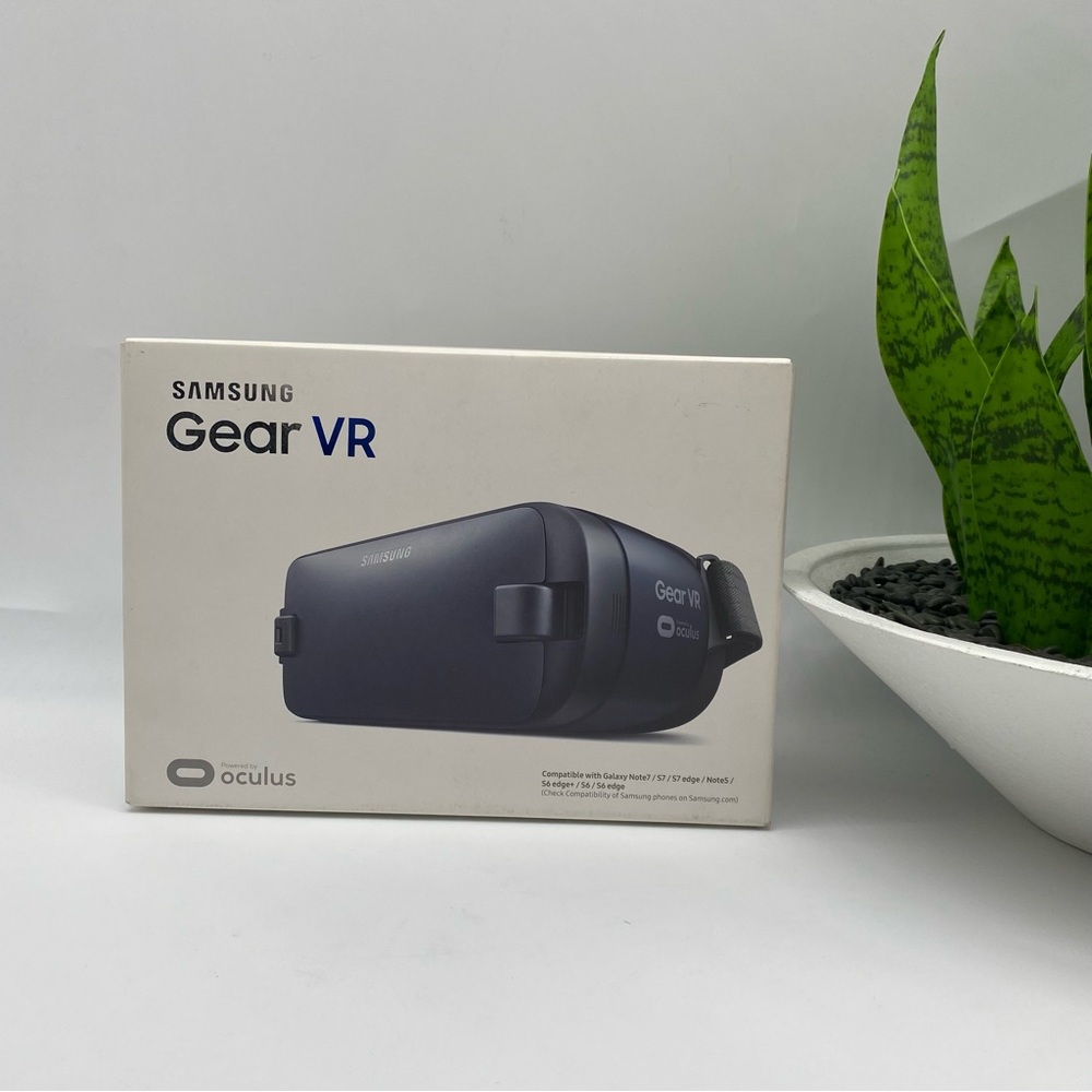 Samsung Gear VR (2016) oculus compatible with- GS7s, Note 5, GS6s discontinued